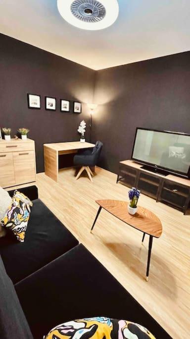 Moderny Apartman S Parkovanim Bratislava Dış mekan fotoğraf
