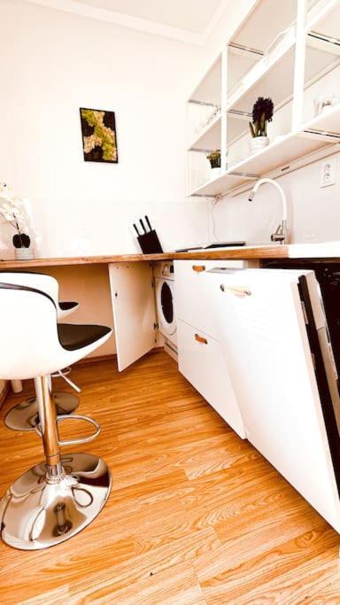 Moderny Apartman S Parkovanim Bratislava Dış mekan fotoğraf